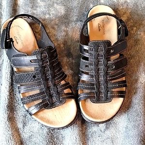 Woman's Clark sandles
